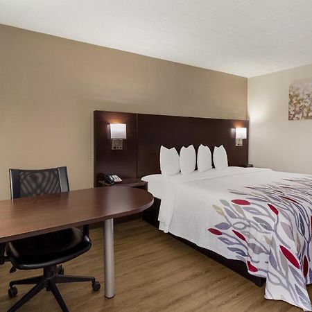 Red Roof Inn New Stanton Buitenkant foto